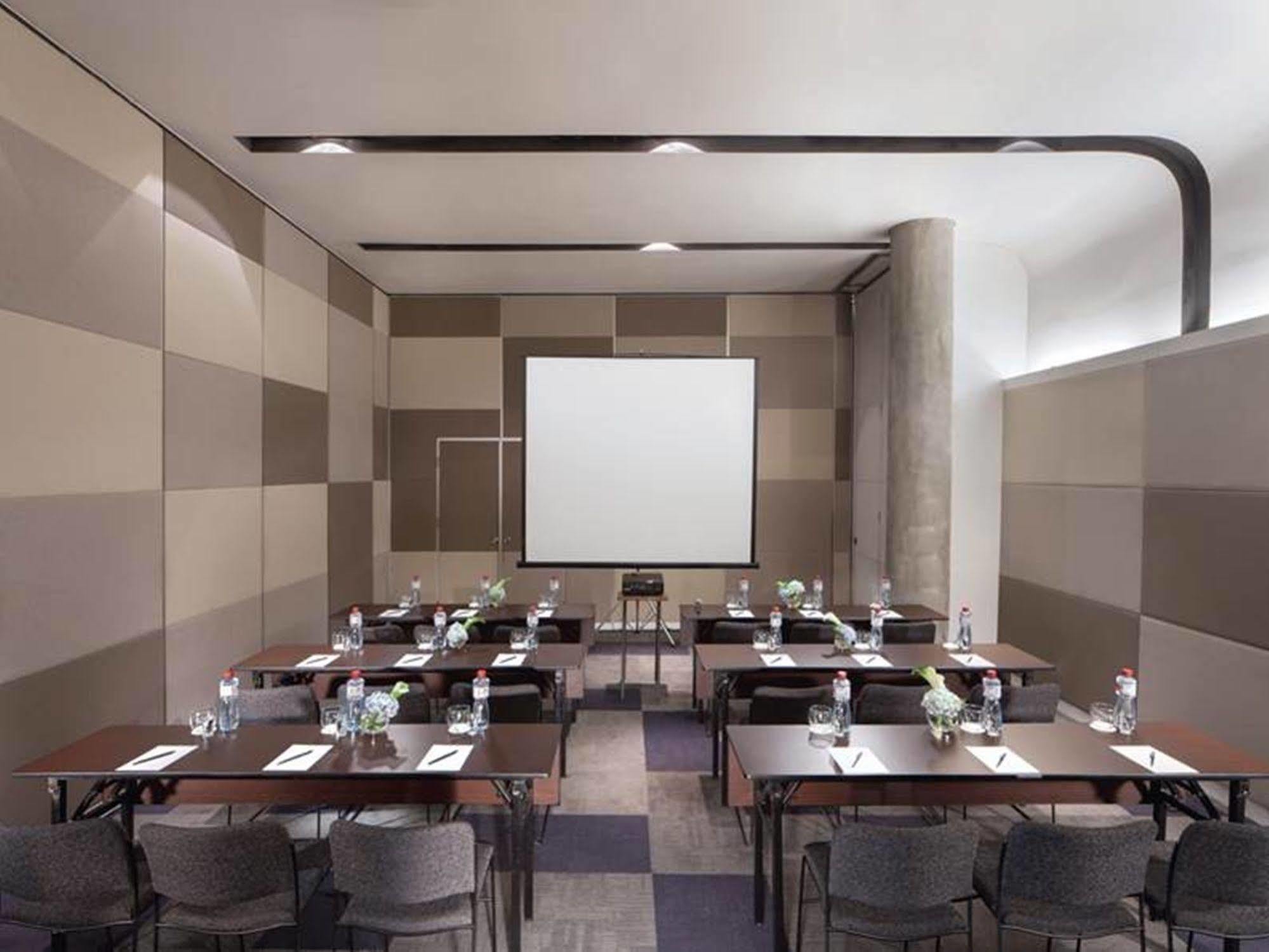 Artotel Thamrin 3*
